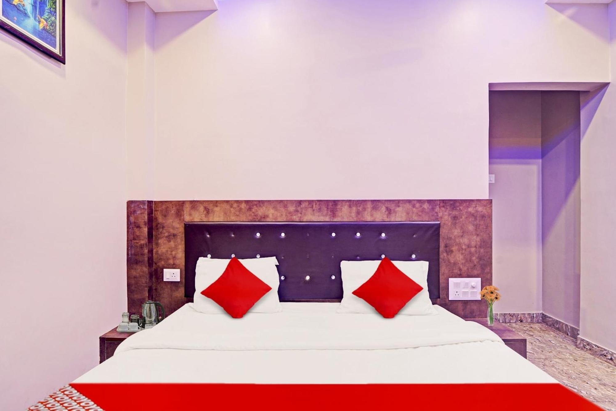 Hotel O Saharsh Hotel Patna  Bagian luar foto